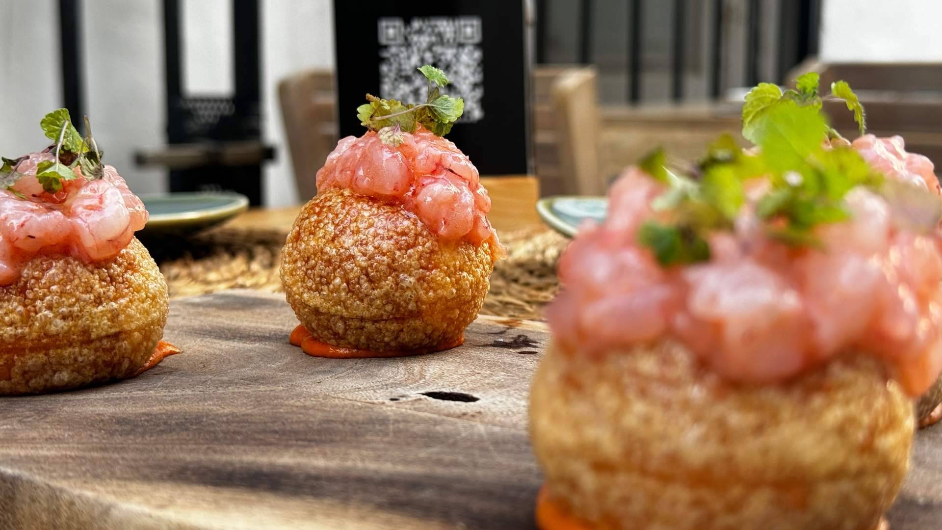 Archivo, una casa de comidas contemporánea que reinterpreta la cocina gaditana en Tarifa