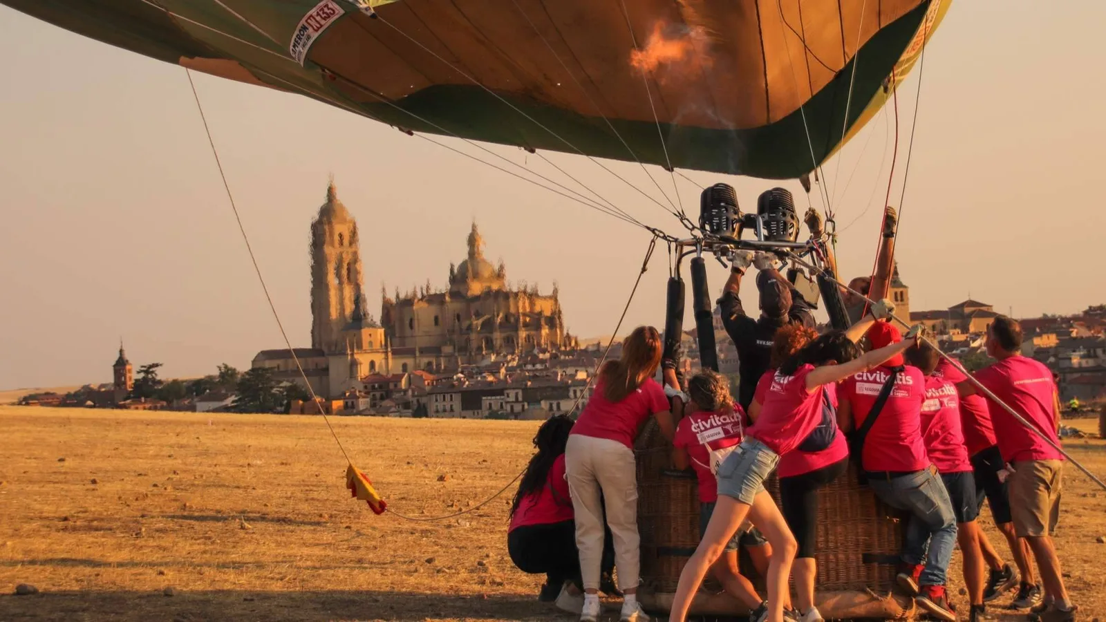 Con el Eclipse Balloon Festival, Siempre en las nubes lleva al cielo una nueva forma de entender los eventos con globos